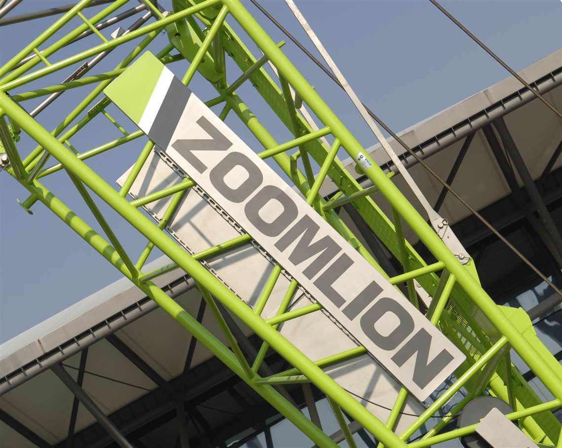 Zoomlion logo on green lattice boom