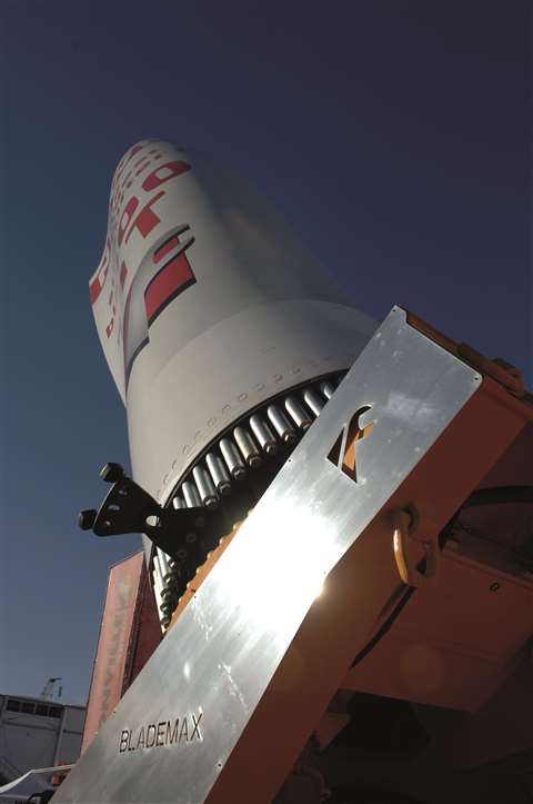 The BladeMax wind turbine rotor blade adaptor from Faymonville.
