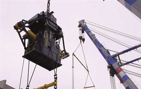 The Seaqualize Delta turns any standard heavy lifting crane into a high-performance active heave-compensated crane.