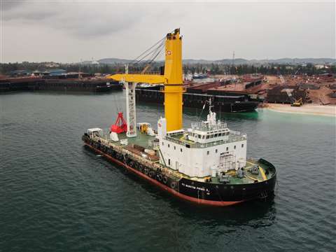 heavy duty crane vessel
